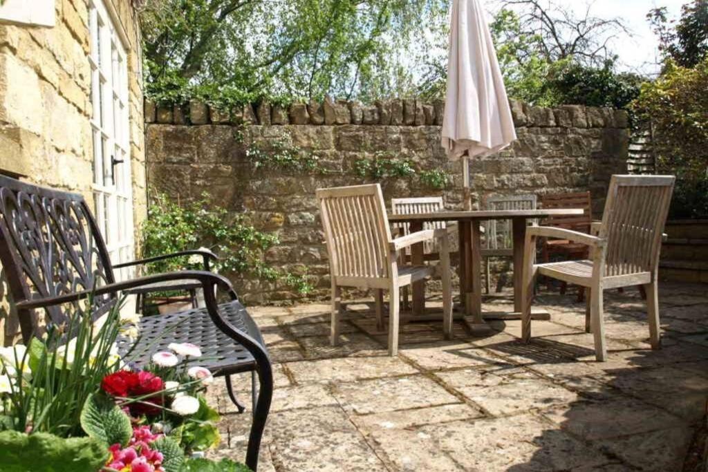 Wisteria Cottage , Pretty Cotswold Cottage Close To Chipping Campden Weston Subedge Exterior foto