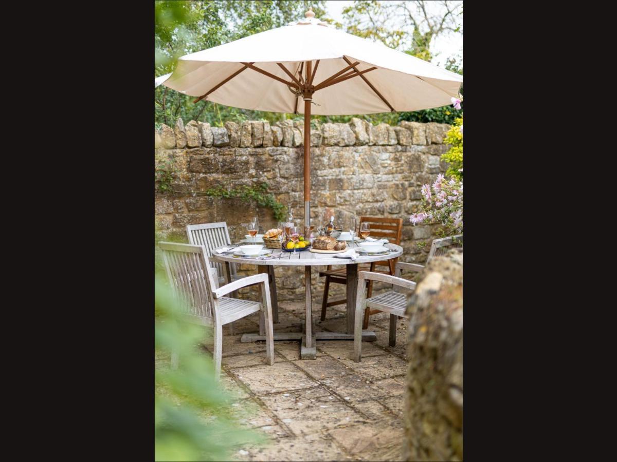 Wisteria Cottage , Pretty Cotswold Cottage Close To Chipping Campden Weston Subedge Exterior foto